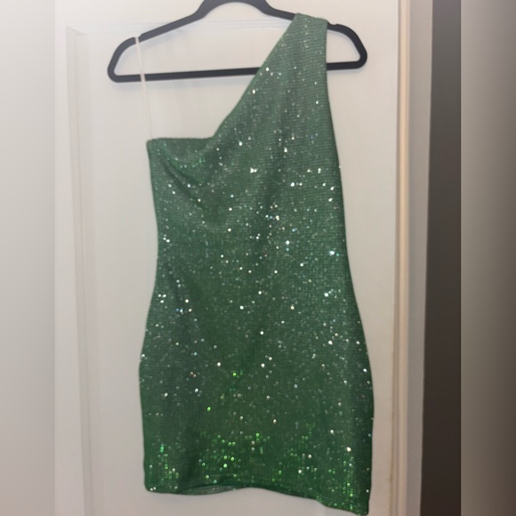 Super down green sparkly dress - Picture 3 of 4